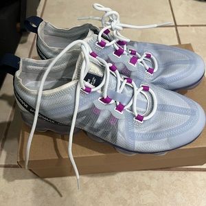 Nike Vapor Max size: 8